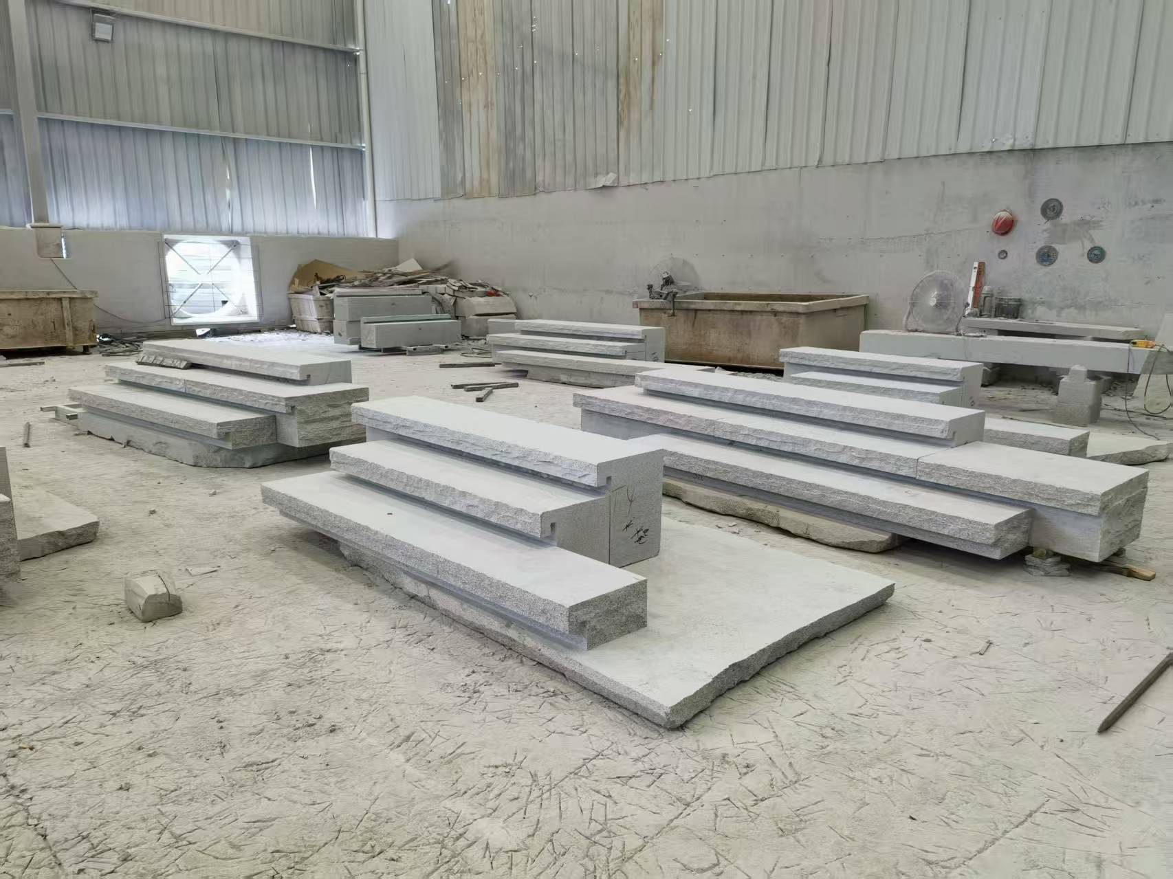 淮南 整石台阶（大面火烧+侧面自然面），出货前厂内拼装