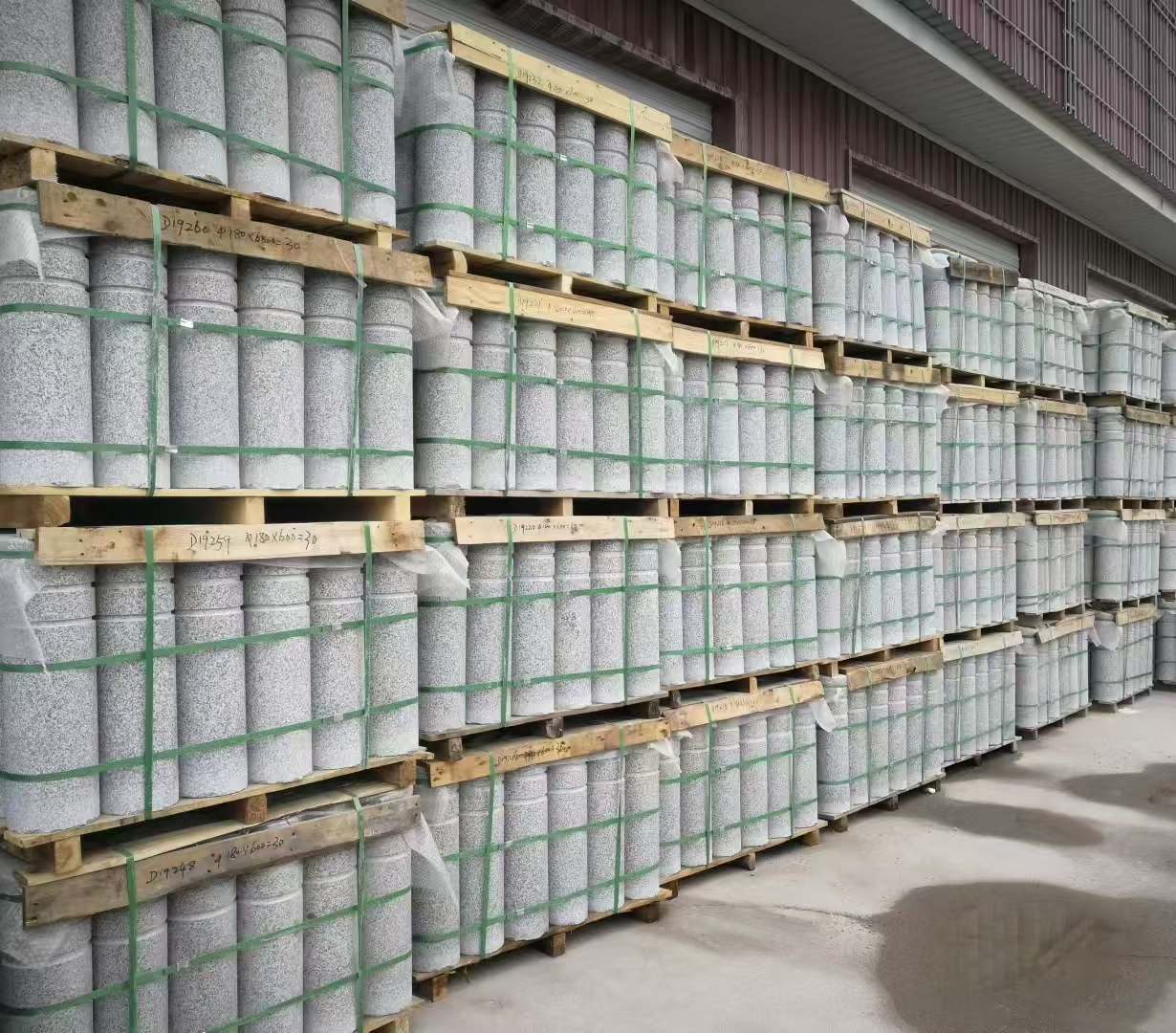 淮南 芝麻白挡车柱、阻车桩、隔离柱